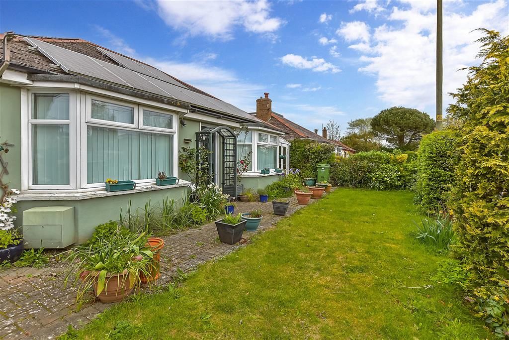 3 bed detached bungalow for sale in St. Ann's Road, Dymchurch, Romney Marsh, Kent TN29, £248,000