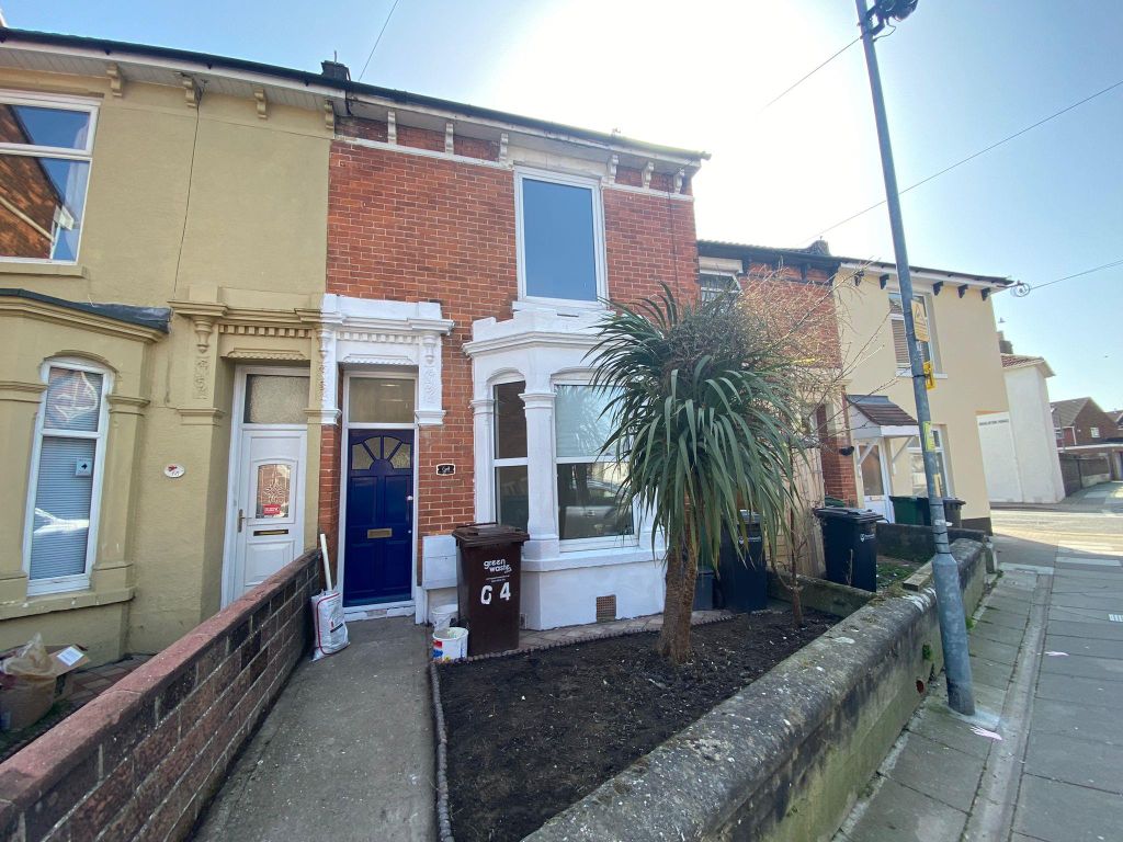 3 bed property to rent in Street, Portsmouth PO1, £1,350 pcm