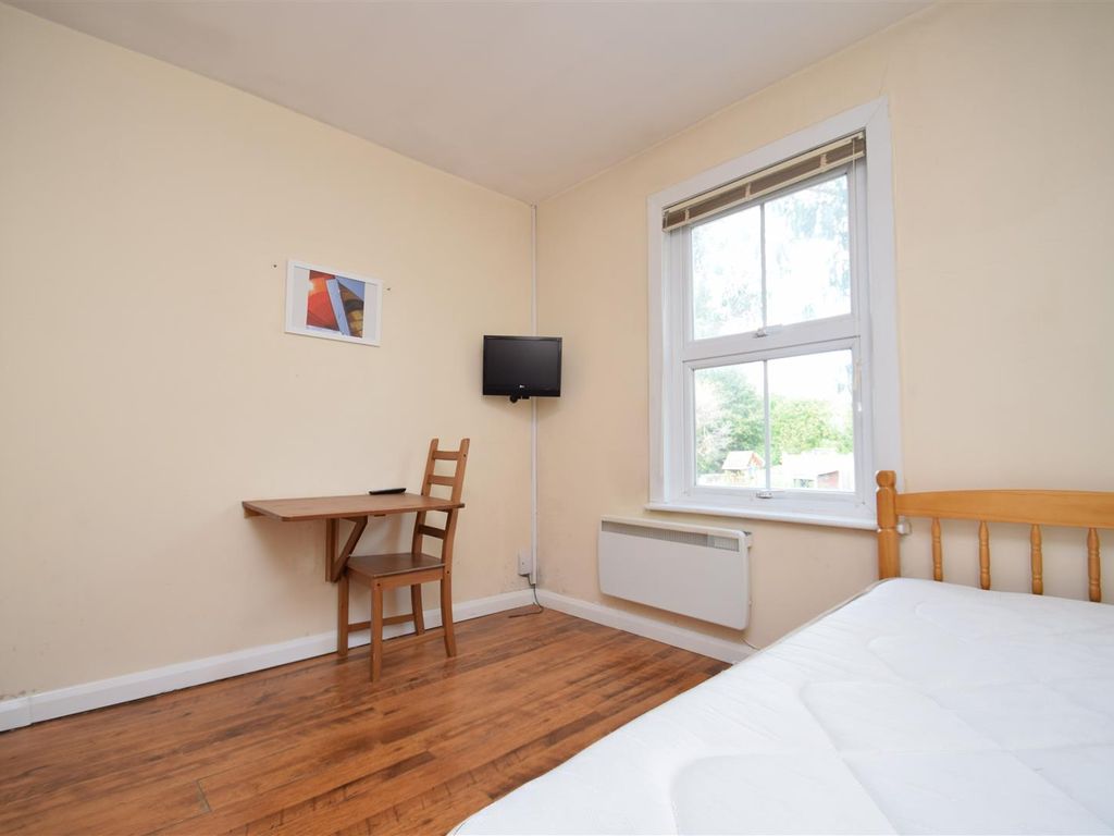 Studio to rent in Hallowell Road, Northwood HA6 Zoopla