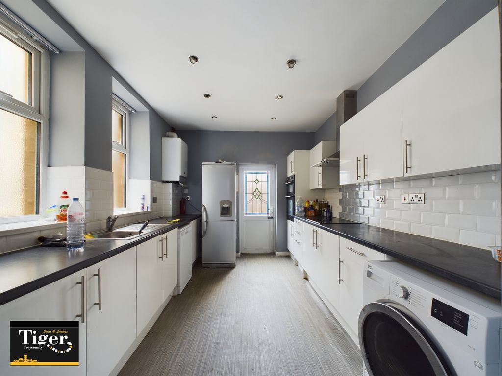 6 bed terraced house for sale in Lytham Road, Blackpool FY1, £160,000