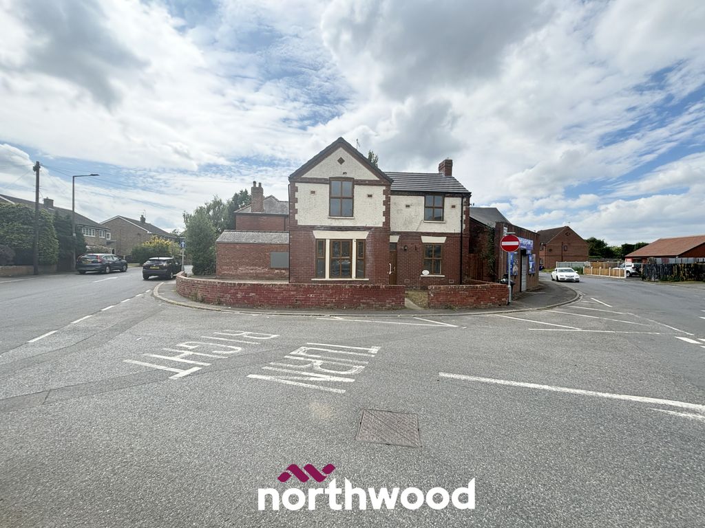 3 bed detached house to rent in Silver Street, Stainforth, Doncaster