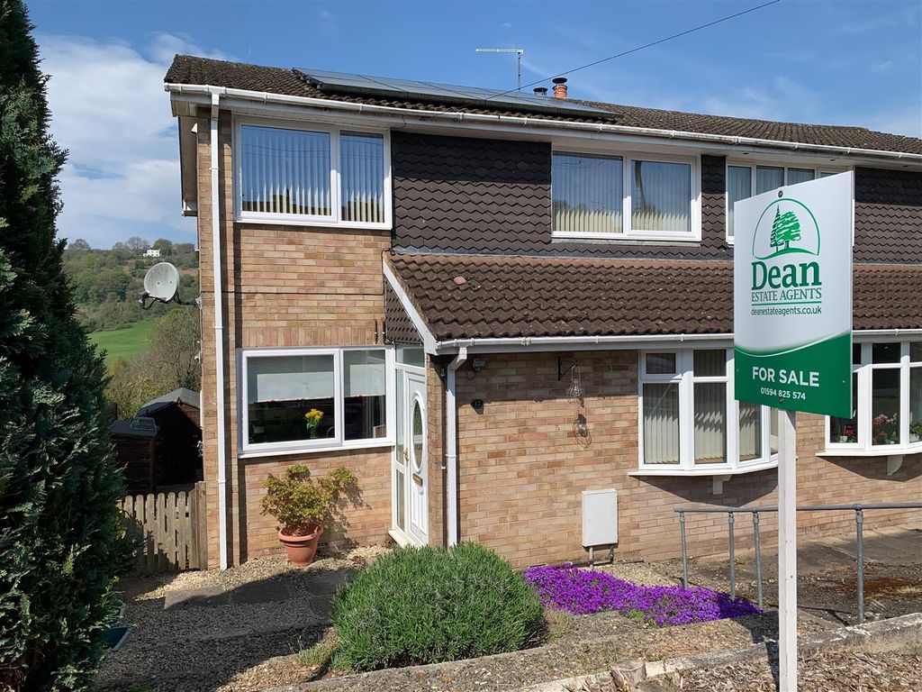 4 bed semidetached house for sale in Dean Crescent, Littledean