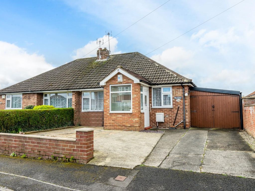 2 bed semidetached bungalow for sale in Florence Grove, Rawcliffe