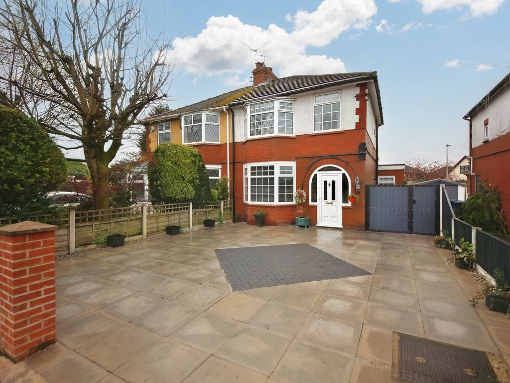 3 bed semidetached house for sale in Preston Road, Standish, Wigan