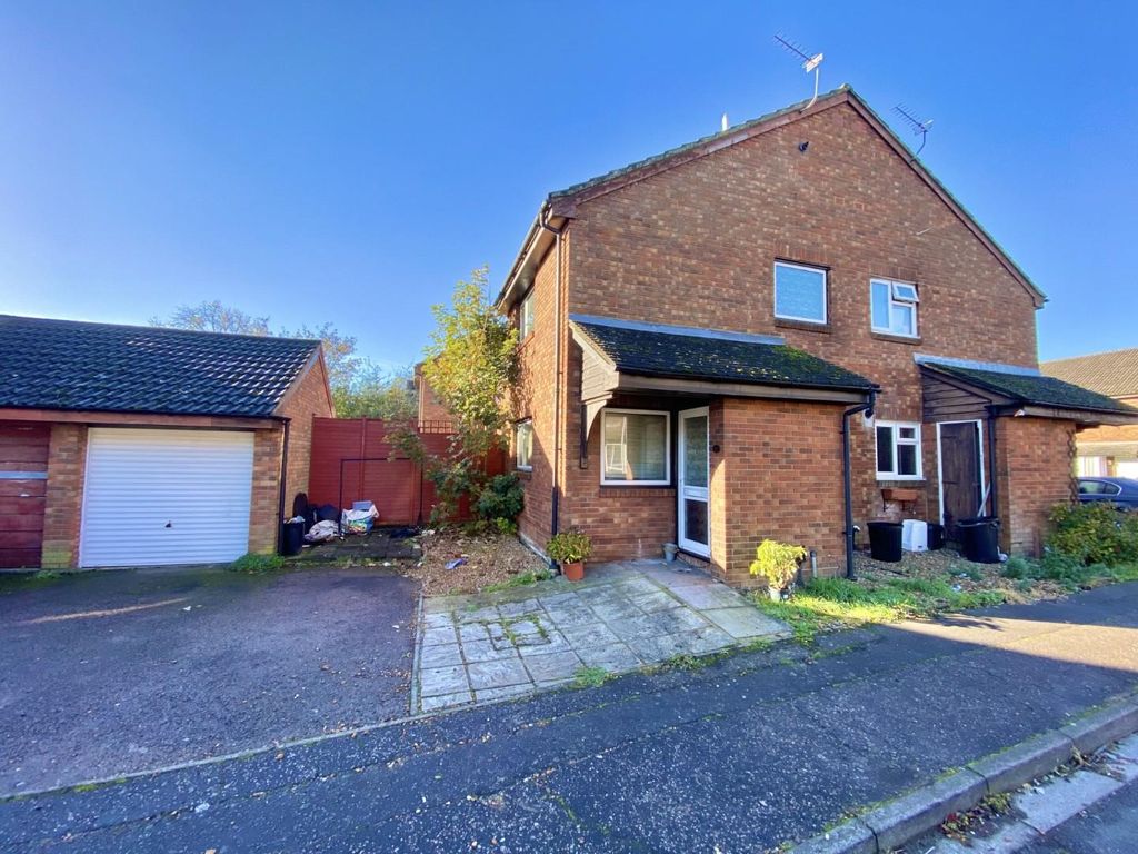 1 bed semidetached house for sale in Aldenham Drive, Uxbridge UB8, £