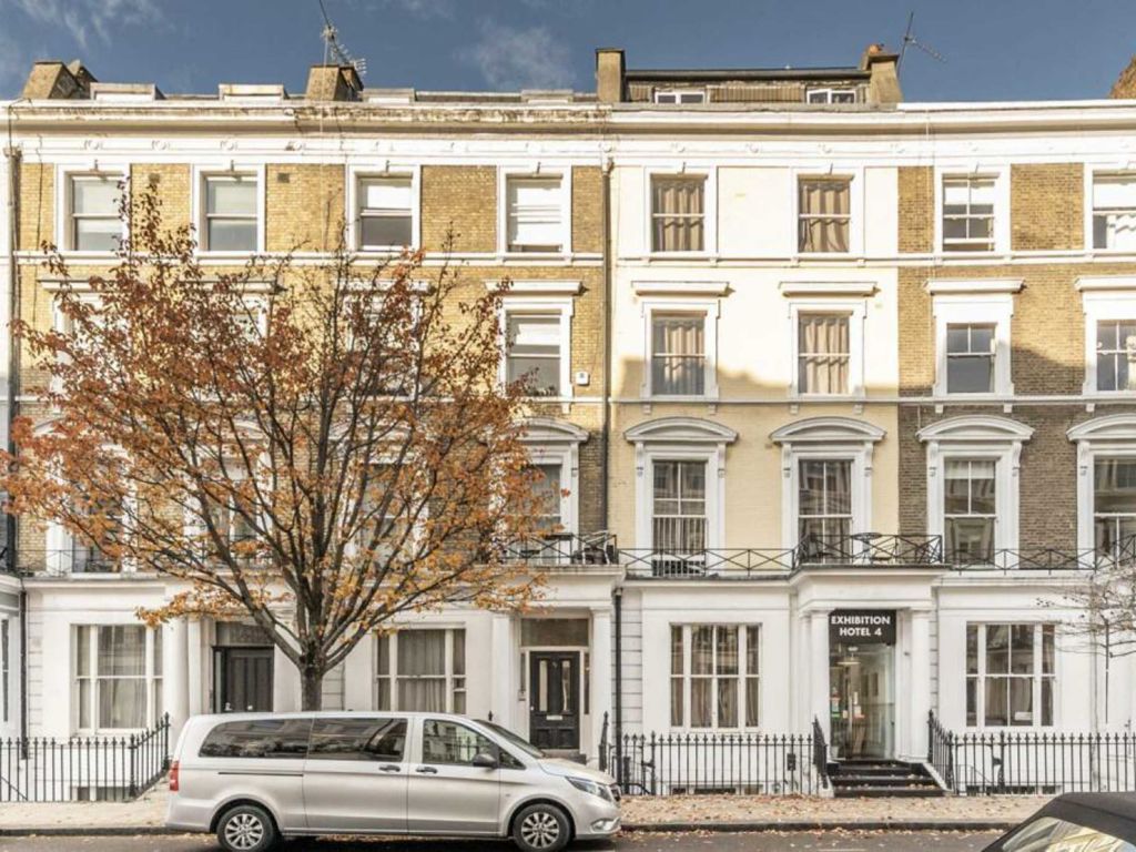 3 bed flat to rent in Collingham Place, London SW5, £2,817 pcm Zoopla