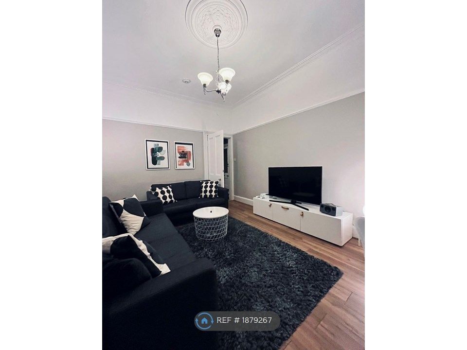 2 bed flat to rent in Crow Road, Glasgow G11, £1,150 pcm Zoopla