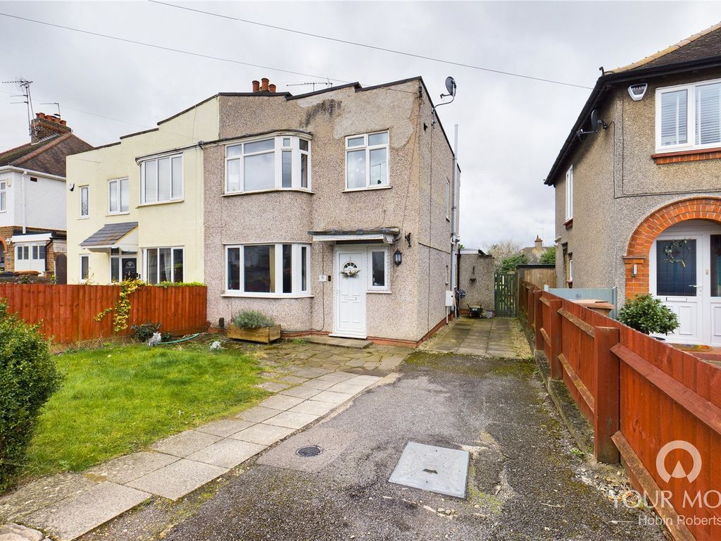 3 bed semidetached house for sale in Foxgrove Avenue, Kingsthorpe