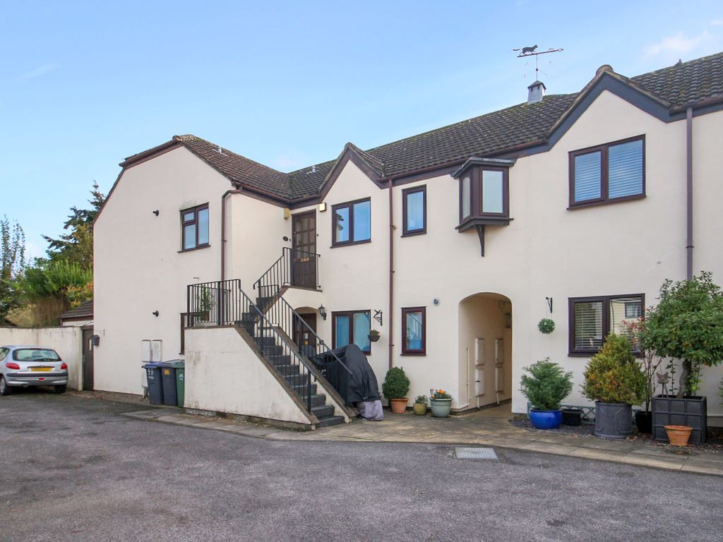 2 bed flat for sale in High Street, Dilton Marsh, Westbury BA13, £