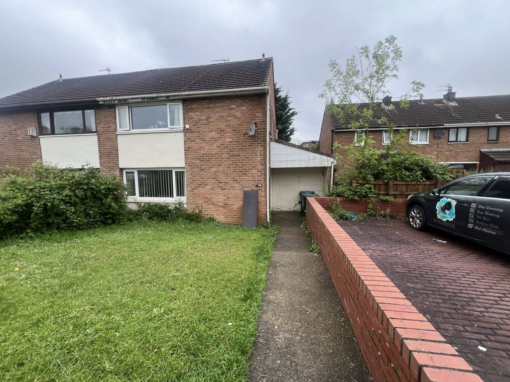3 bed semidetached house for sale in Amersham Crescent, Peterlee, County Durham SR8, £80,000