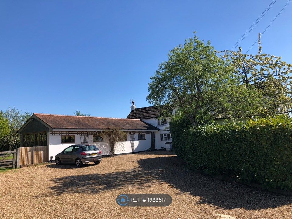 3 bed semidetached house to rent in Leatherhead Road, Chessington KT9