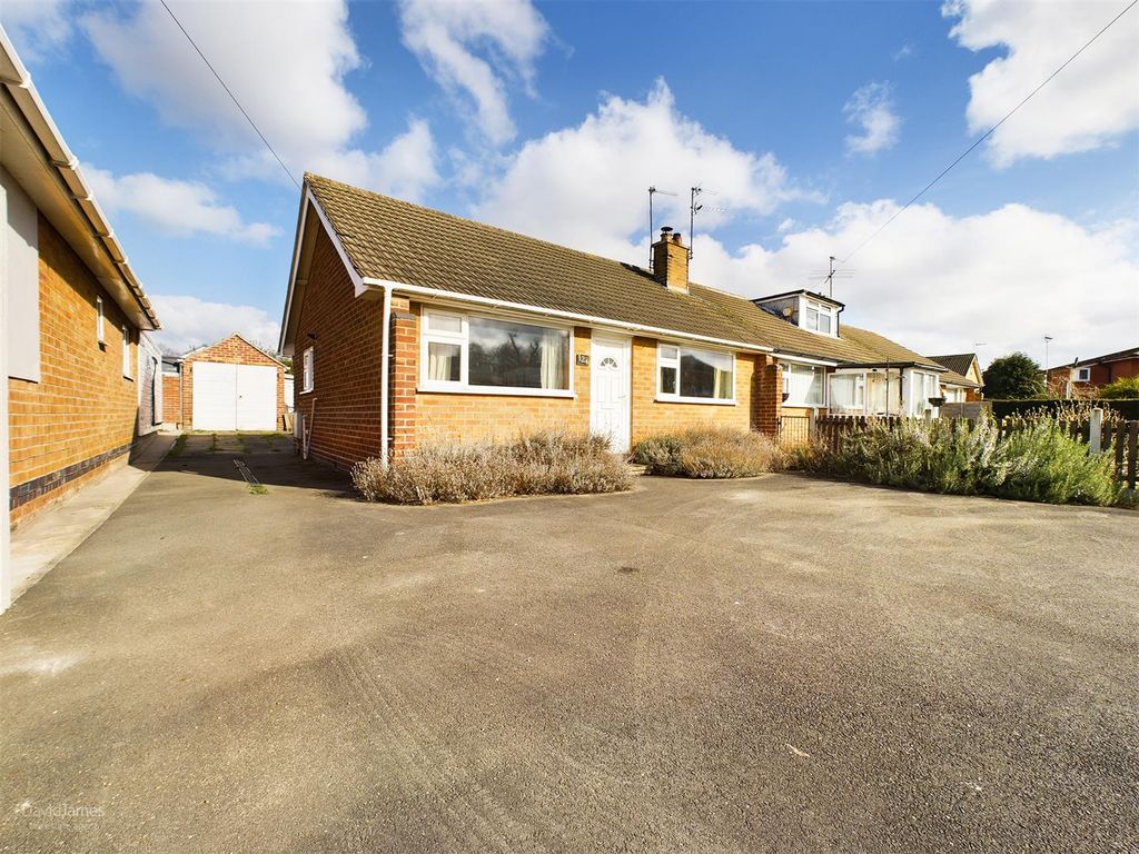 1 bed semidetached bungalow for sale in Foxhill Road, Carlton