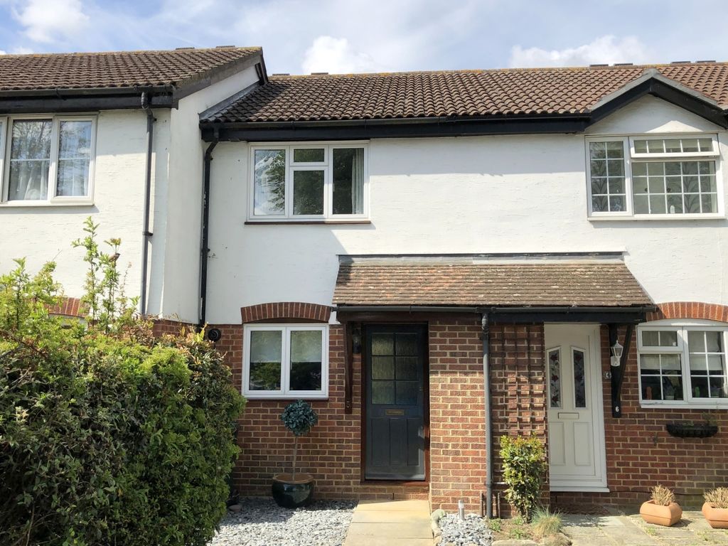 2 bed terraced house for sale in Willowmead, StainesUponThames