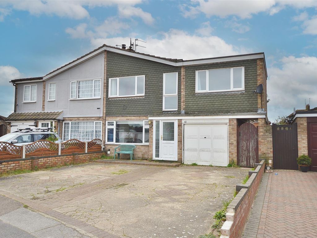 4 bed semidetached house for sale in Ravensdale, ClactonOnSea CO15
