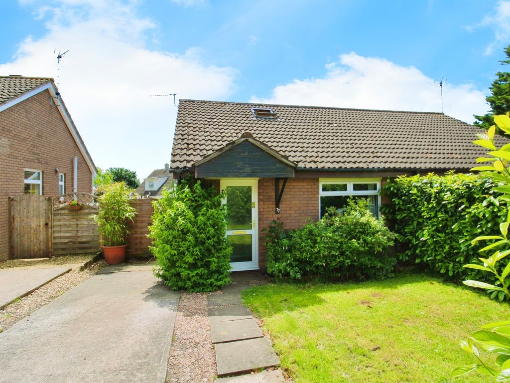 2 bed semidetached bungalow for sale in Arlington Road, Sully, Penarth