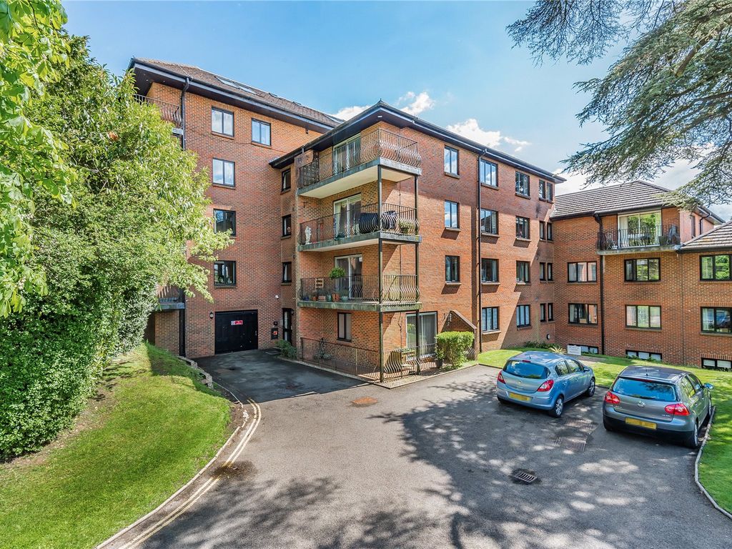 2 bed flat for sale in Dorin Court, Landscape Road, Warlingham, Surrey