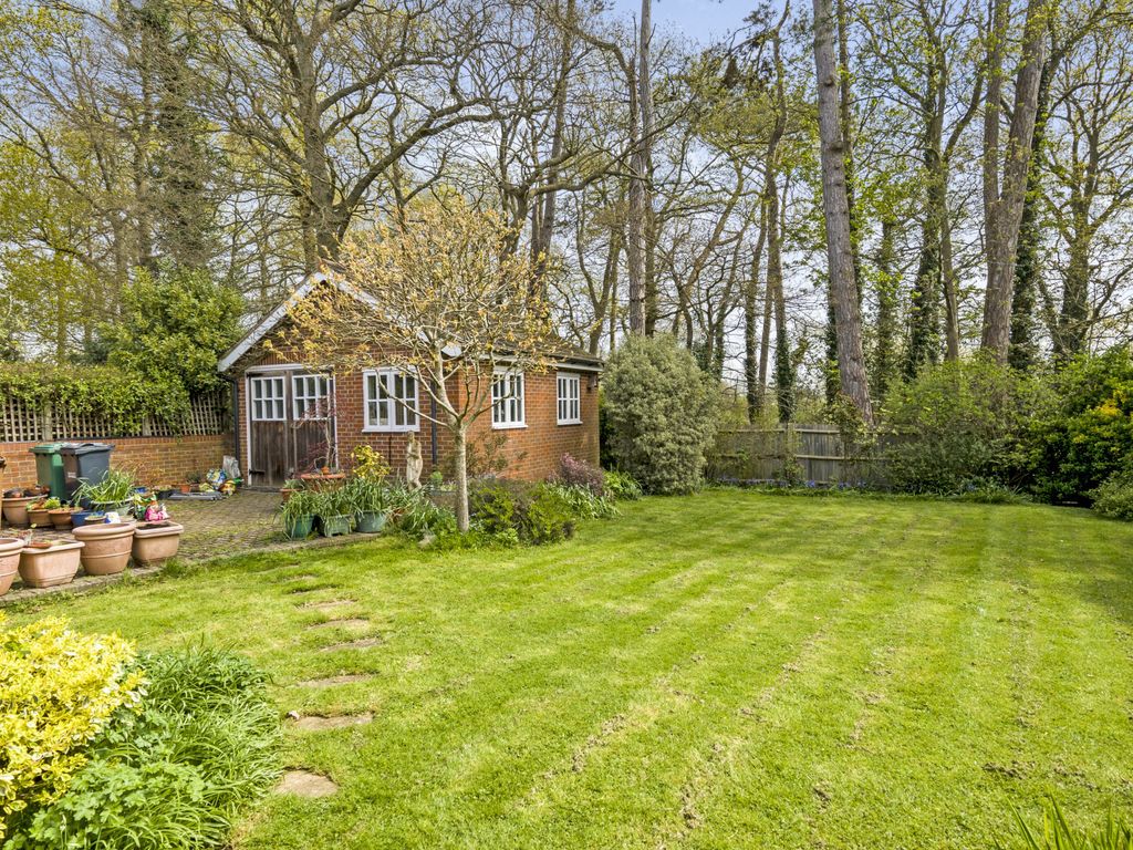 3 bed detached house for sale in Nuthatch Gardens, Reigate, Surrey RH2 Zoopla