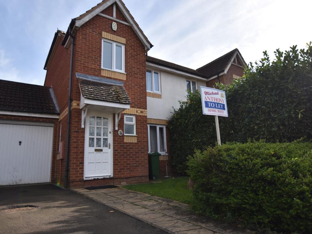 3 bed semidetached house to rent in Brill Place, Bradwell Common