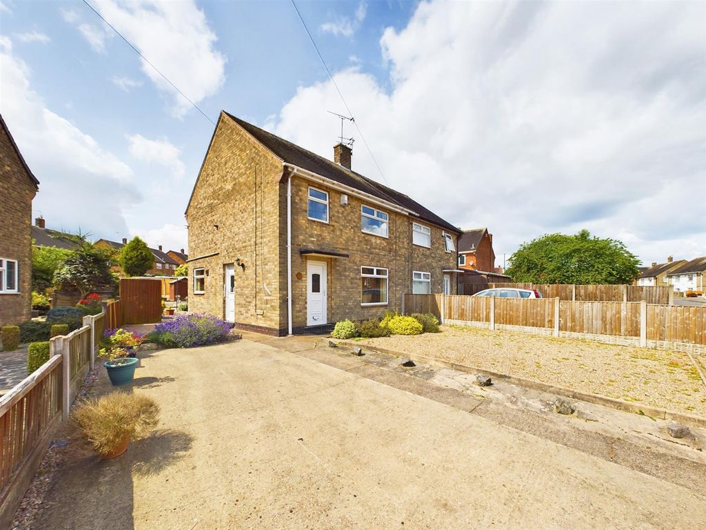 3 bed semidetached house for sale in Lechlade Road, Bestwood Park