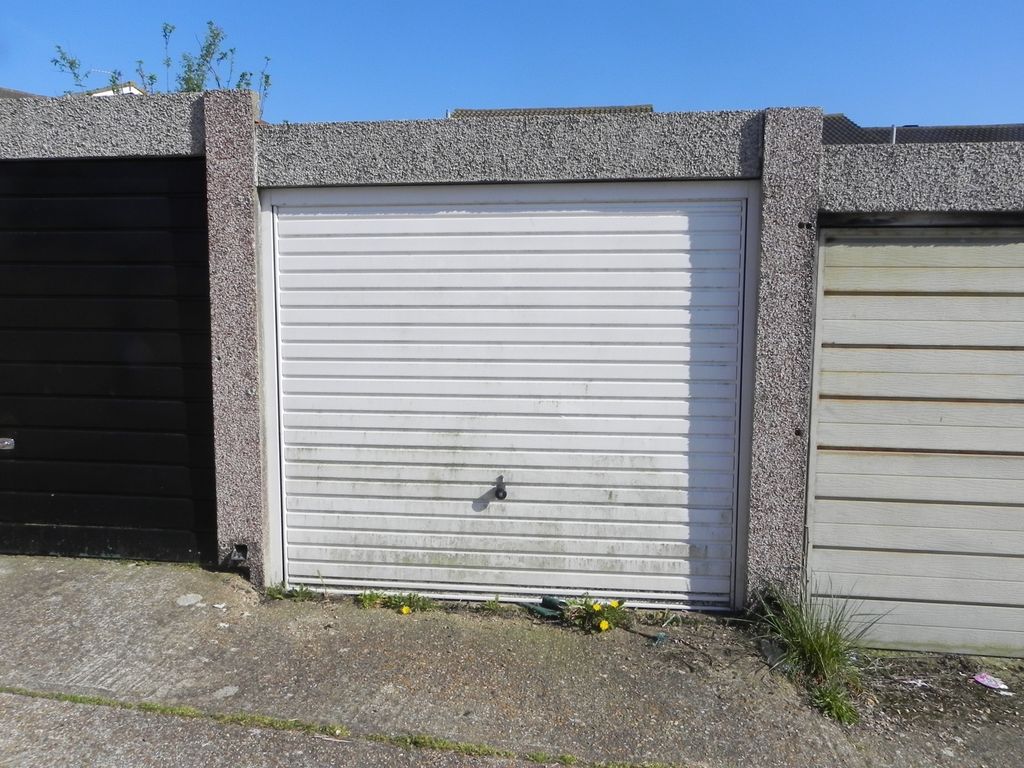 Parking/garage to rent in Larkspur Drive, Eastbourne BN23 Zoopla