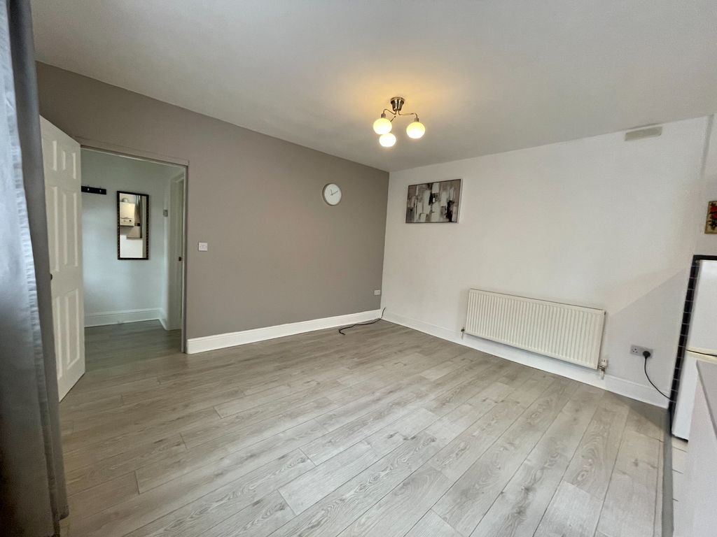 1 bed flat to rent in Leamington Road, Coventry CV3, £950 pcm Zoopla