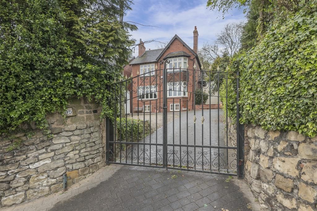 4 bed detached house for sale in Ferrybridge Road, Castleford WF10 Zoopla