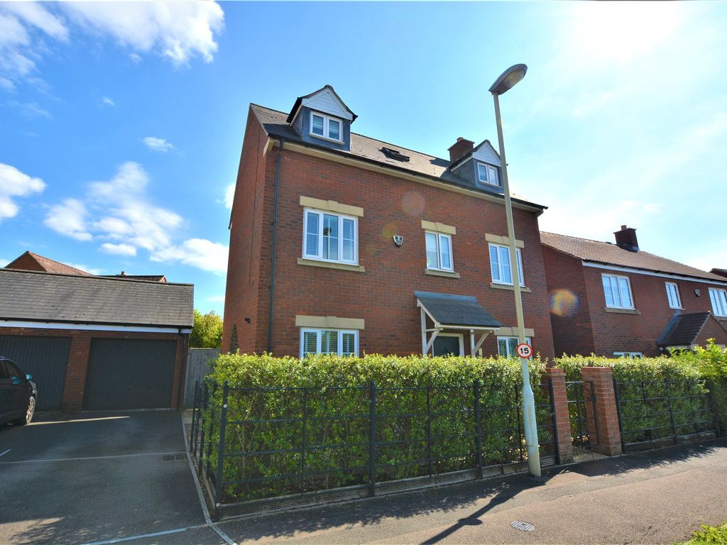 4 bed detached house for sale in Hunts Grove Drive, Hardwicke