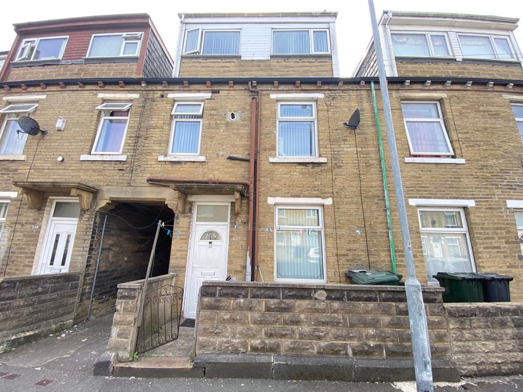 4 bed terraced house for sale in Hollings Road, Manningham, Bradford