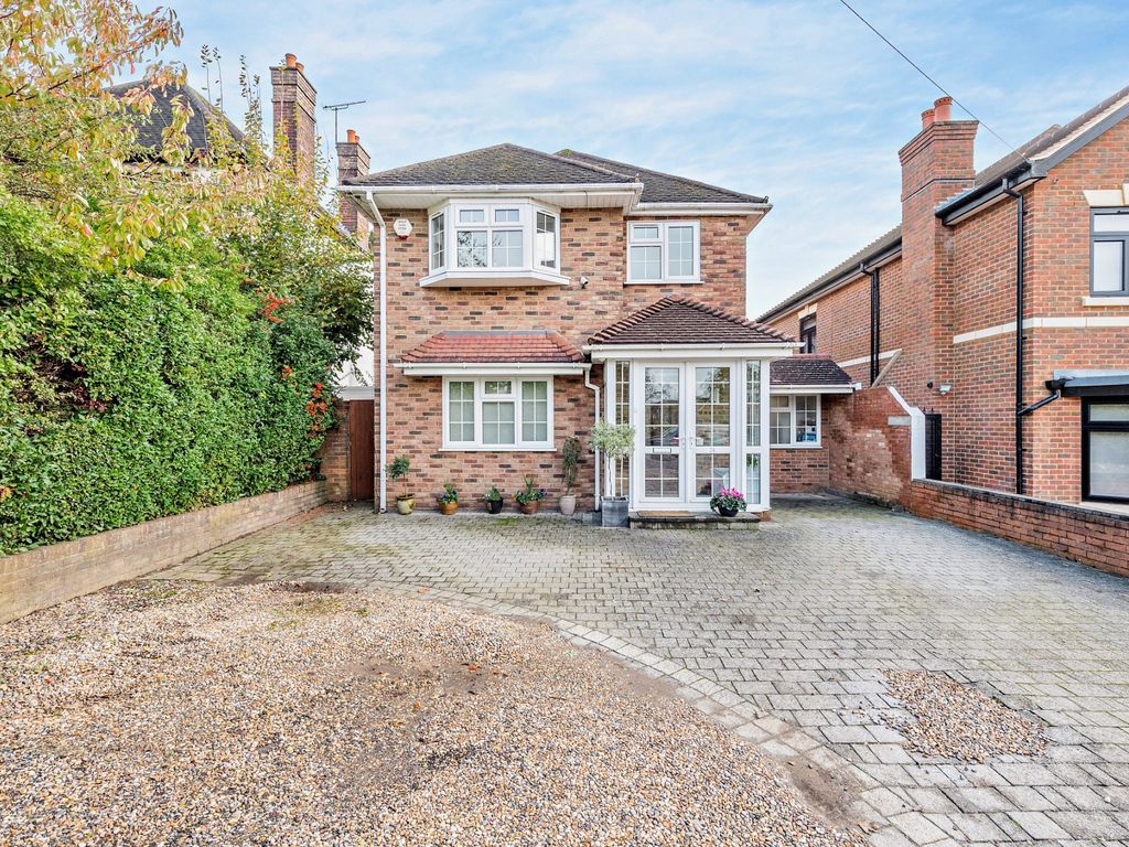 3 bed detached house for sale in Batchworth Lane, Northwood HA6, £