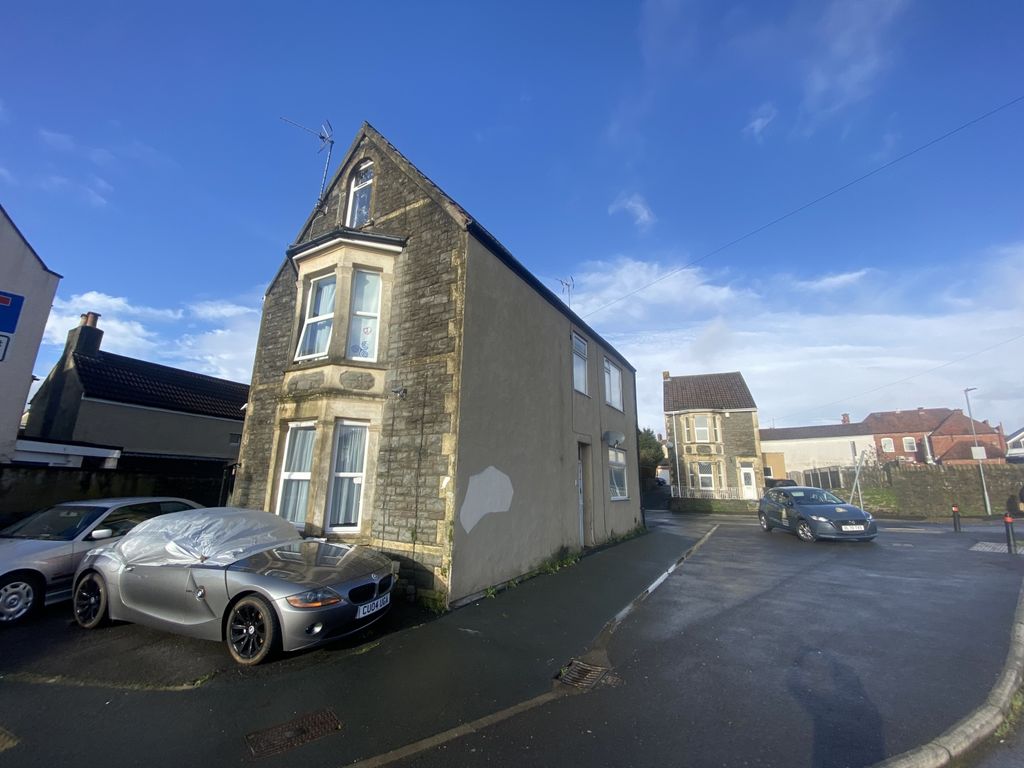 Studio to rent in 2 Kensington Road, Flat D, Staple Hill, Bristol BS16