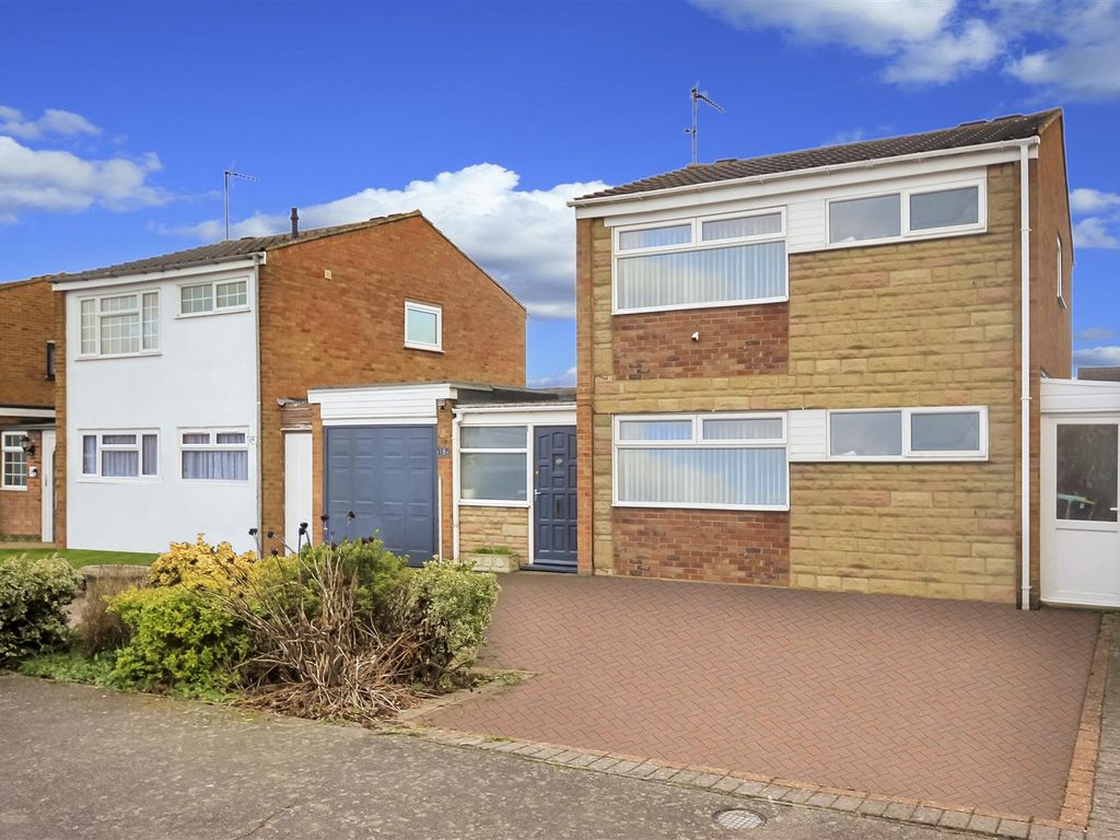 3 bed detached house for sale in Torrington Crescent, Wellingborough