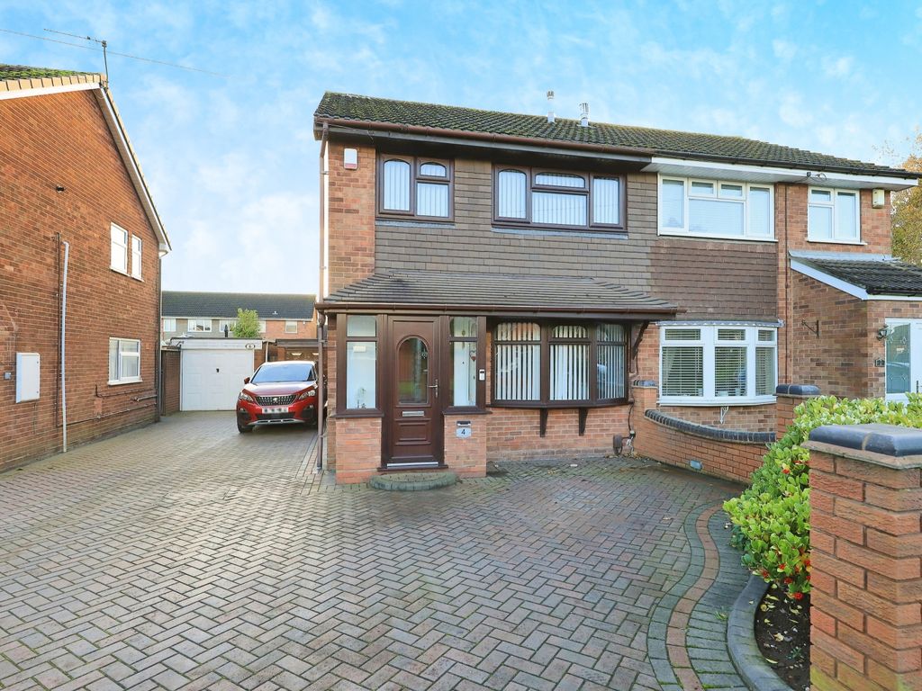 3 bed semidetached house for sale in Clanfield Avenue, Wolverhampton