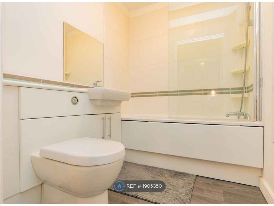 1 bed flat to rent in Lexington House, West Drayton UB7, £1,350 pcm Zoopla