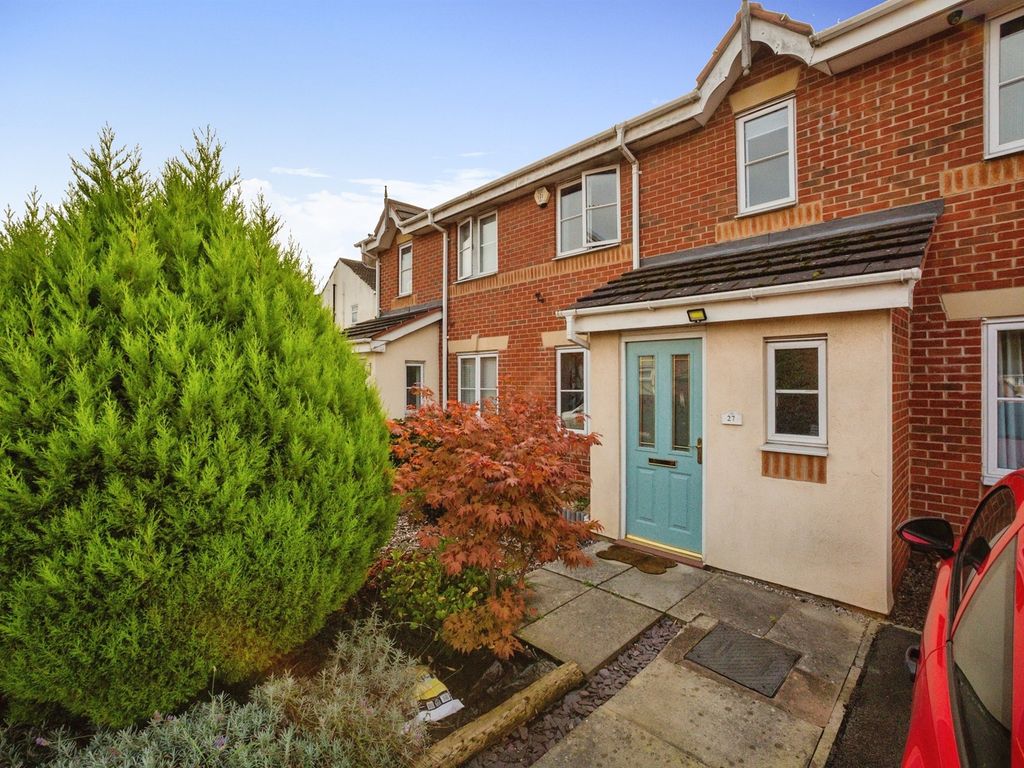 3 bed town house for sale in Moat House Way, Conisbrough, Doncaster