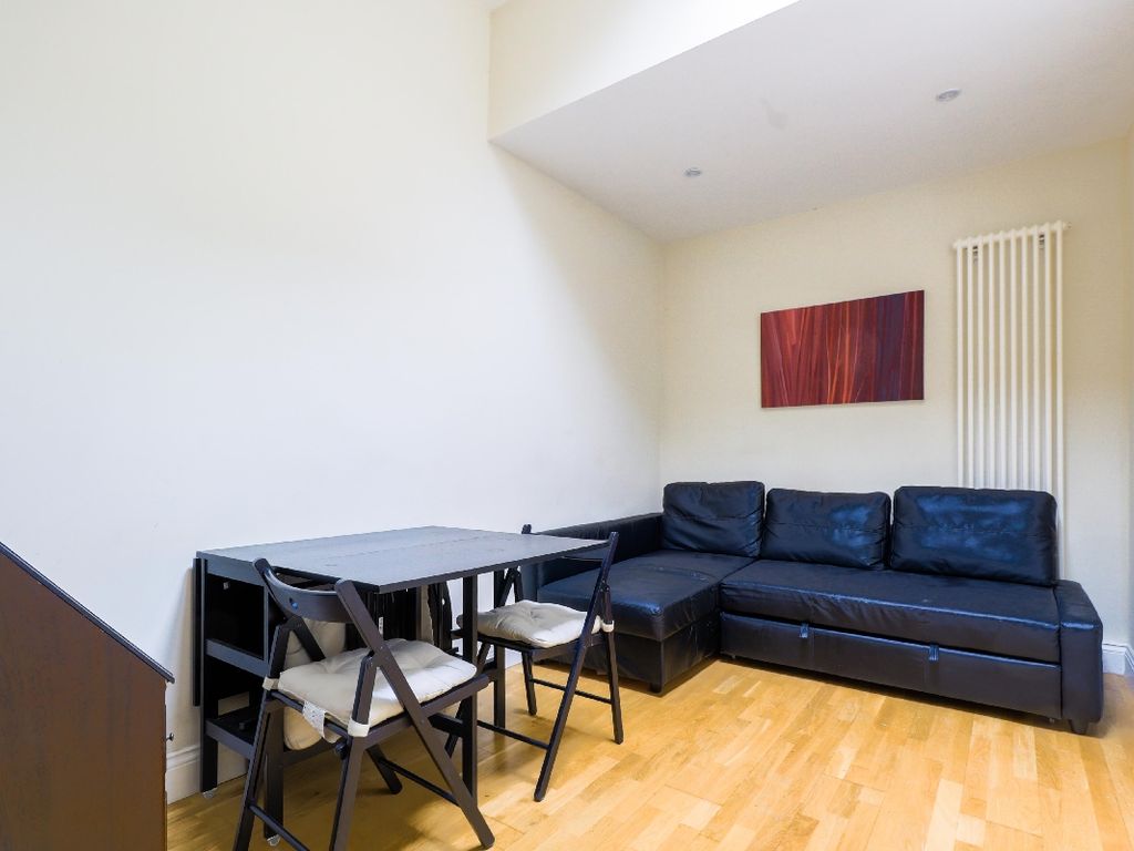 3 bed flat to rent in Edgware Road, London W2 Zoopla