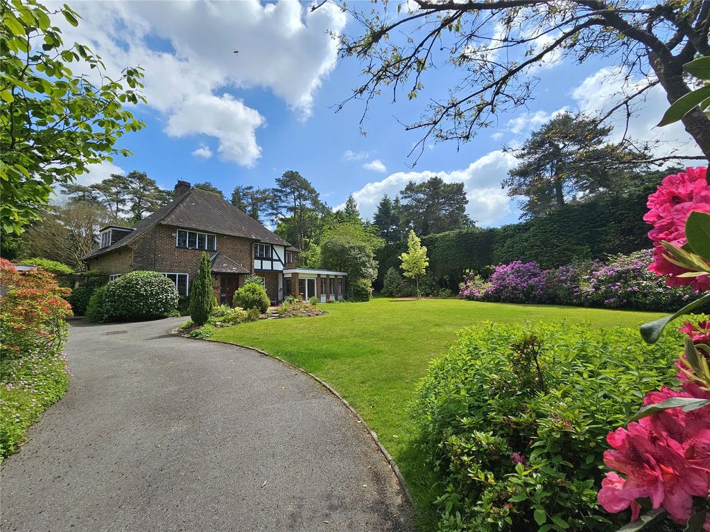 4 bed detached house for sale in Hindhead, Surrey GU26, £1,400,000 Zoopla