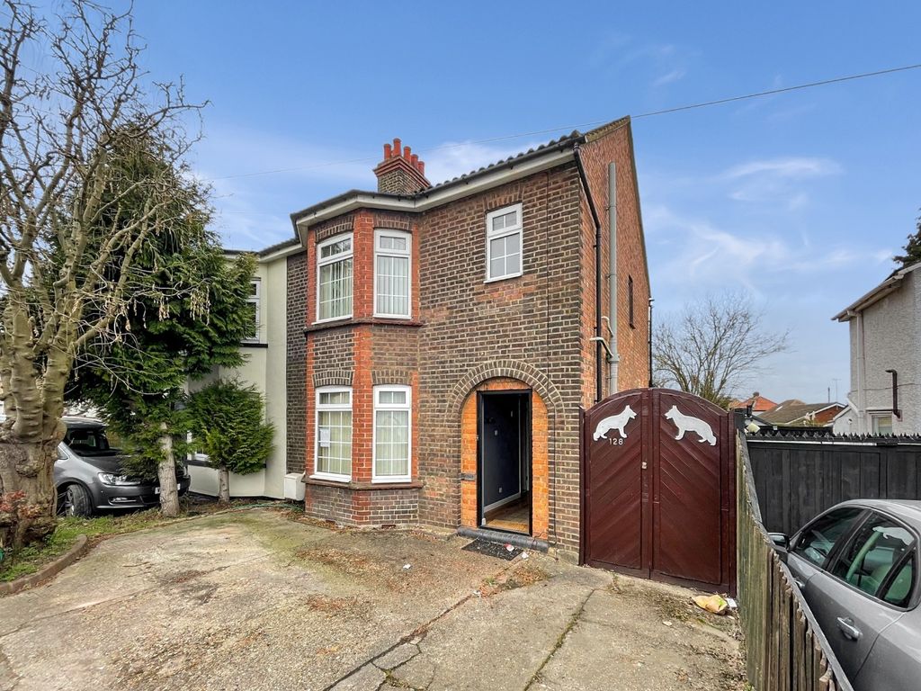 3 bed semidetached house for sale in Luton Road, Dunstable LU5 Zoopla
