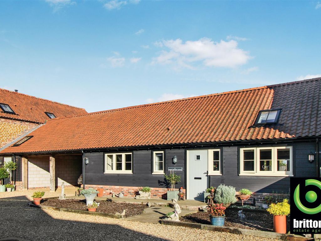 2 bed bungalow for sale in Chapel Road, Pott Row, King's Lynn PE32 Zoopla