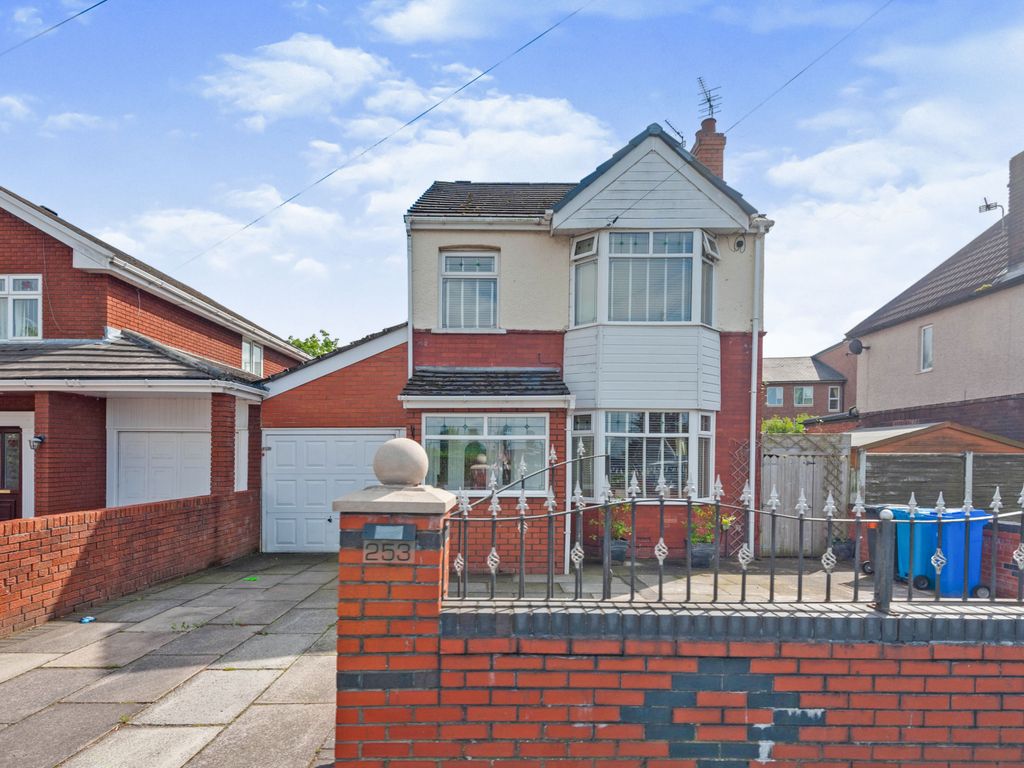 3 bed detached house for sale in Liverpool Road, Widnes WA8 Zoopla