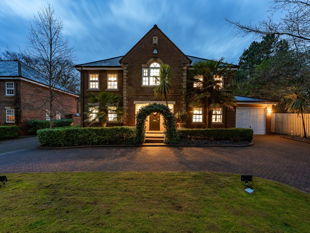 5 bed detached house for sale in Chorley New Road, Bolton BL1, £950,000