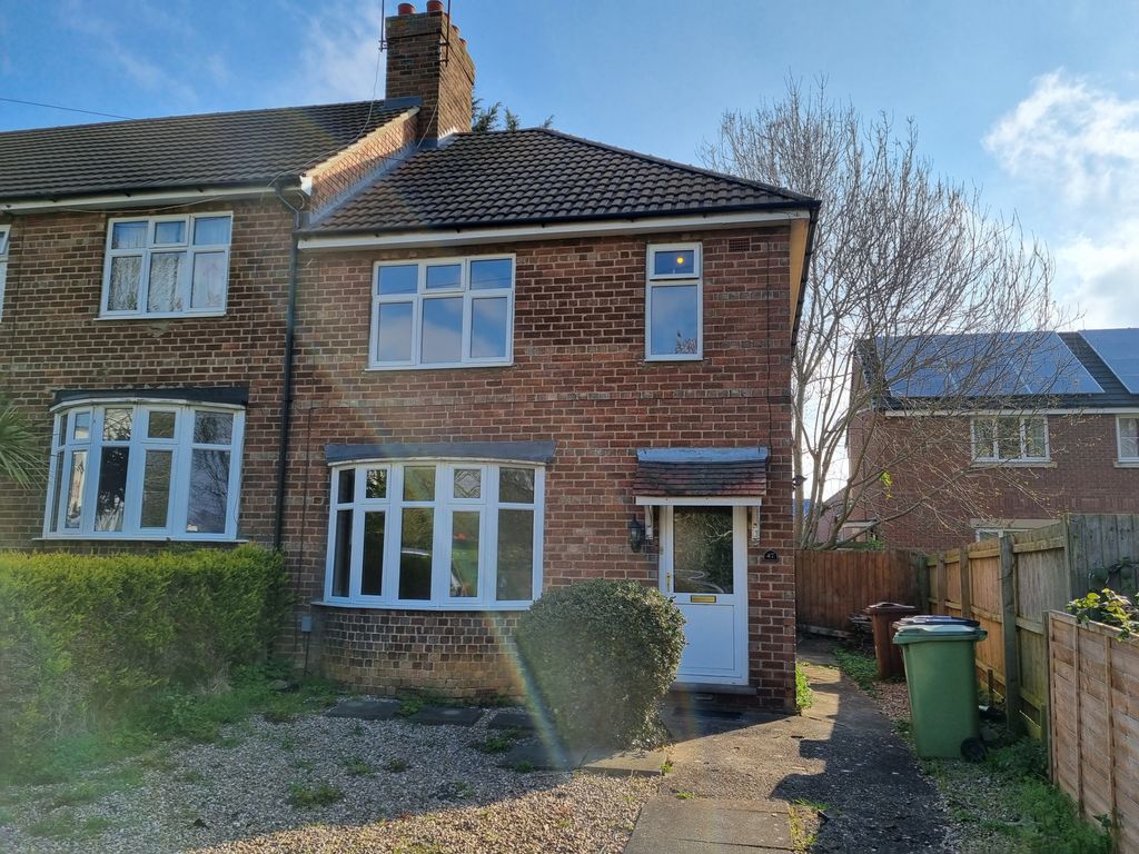End terrace house to rent in Chester Road, Wellingborough, Northamptonshire NN8 Zoopla