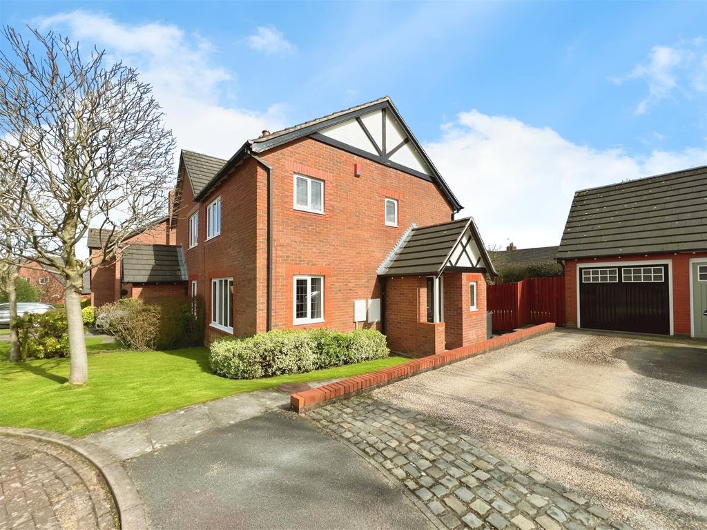 3 bed semidetached house for sale in Blenheim Close, Davenham