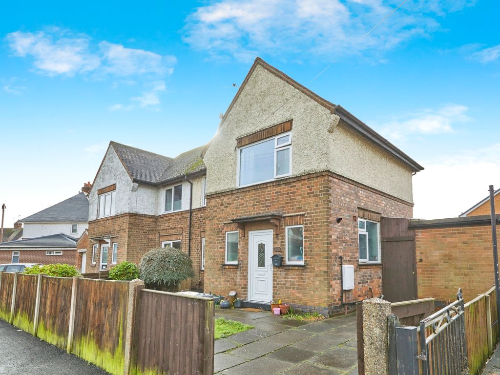 3 bed link detached house for sale in Portland Road, Long Eaton