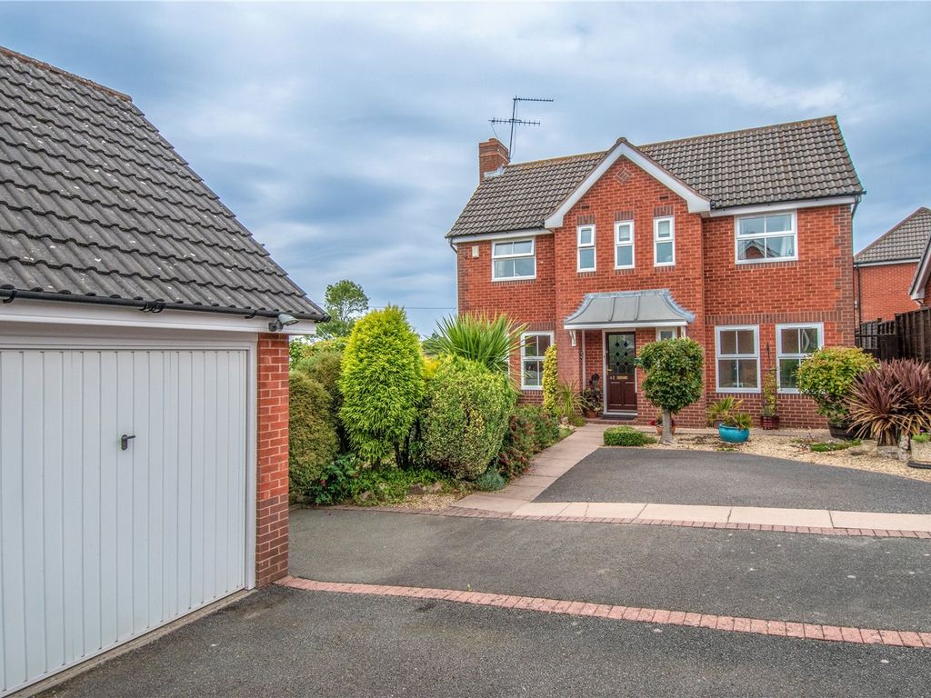 3 bed detached house for sale in Parkstone Avenue, Bromsgrove