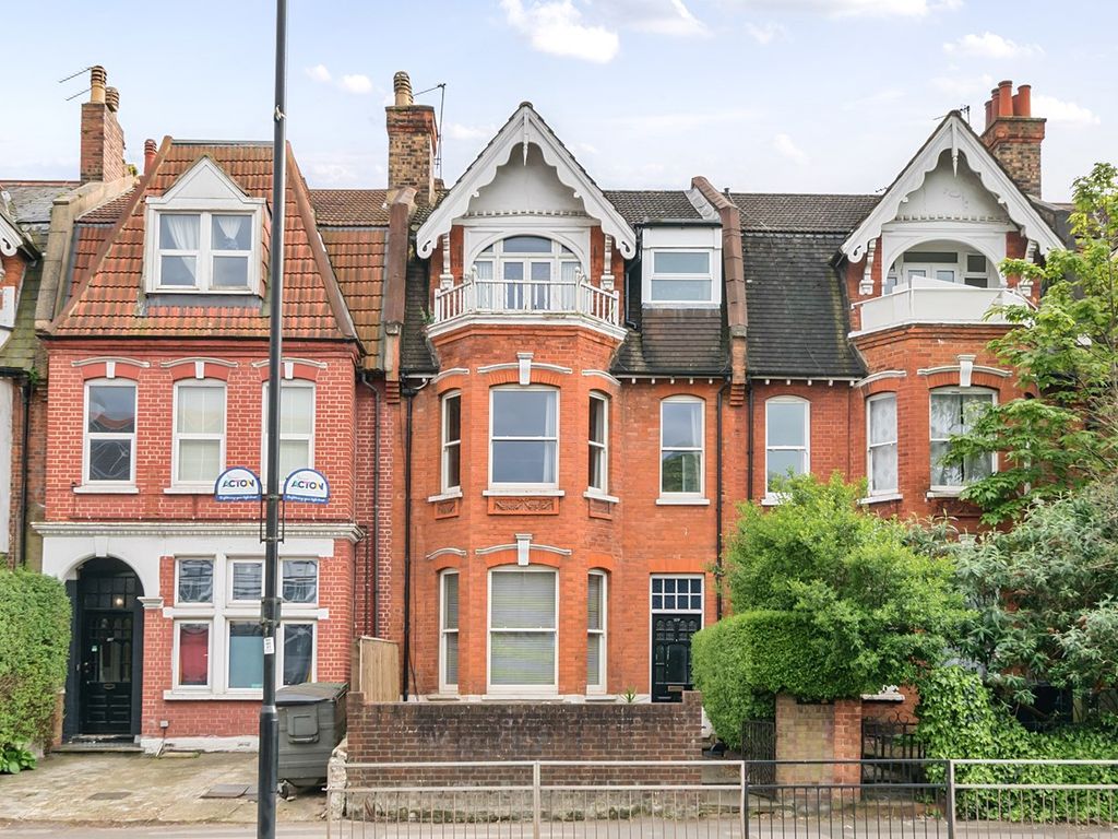 2 bed flat for sale in Uxbridge Road, London W3, £400,000 Zoopla
