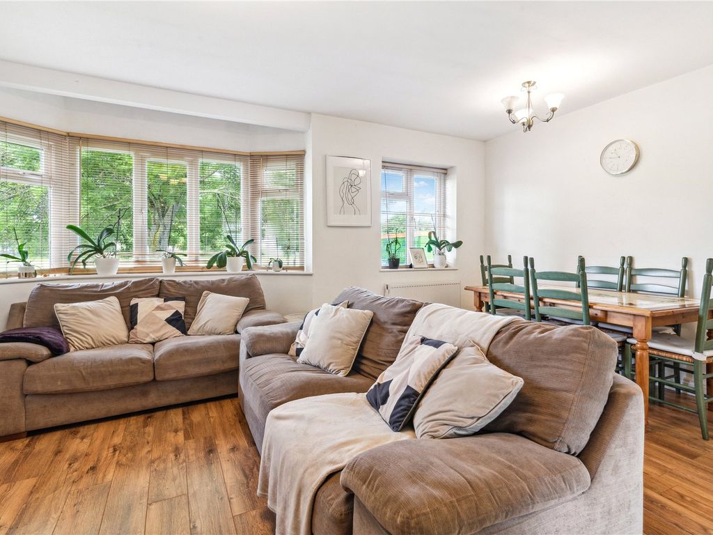 2 bed for sale in Carlingford Gardens, Mitcham CR4 Zoopla