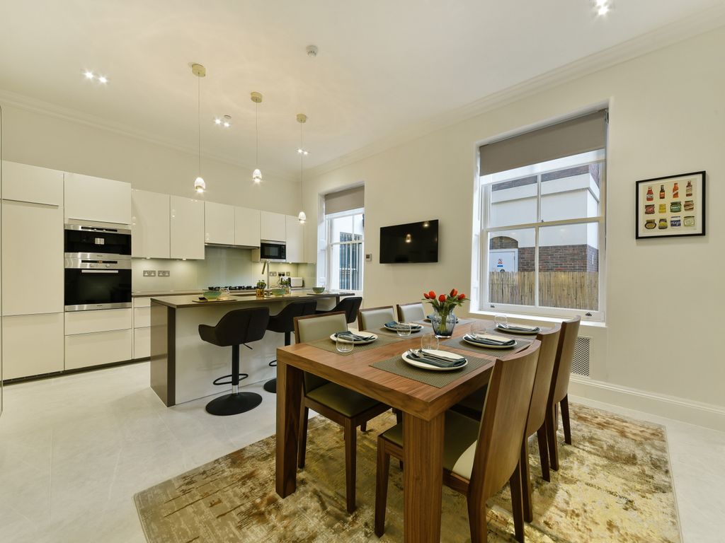 4 bed property to rent in Great Russell Street, Holborn WC1B, £19,478