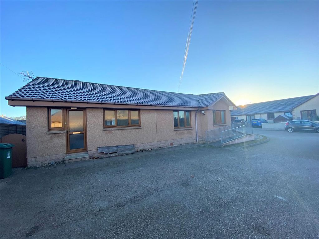 4 bed detached bungalow for sale in Woodside Close, Buckpool, Buckie