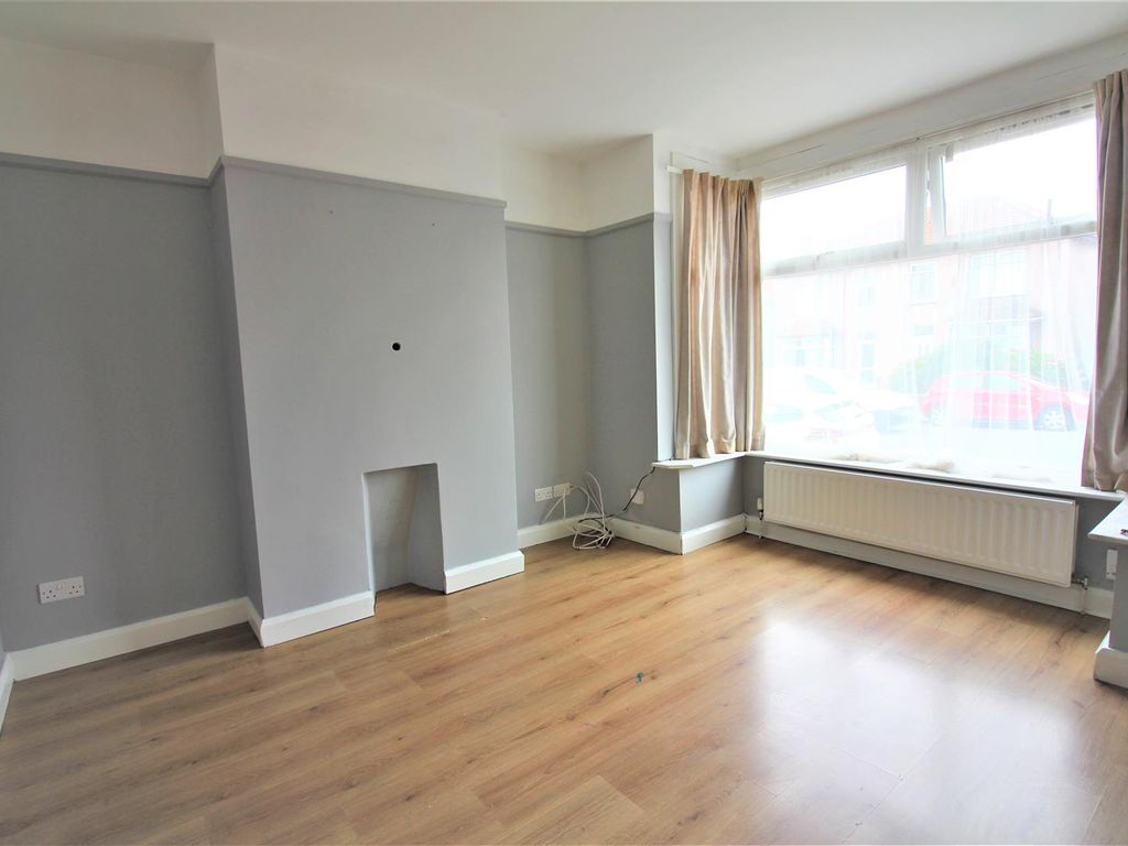 3 bed terraced house to rent in New Queen Street, Kingswood, Bristol