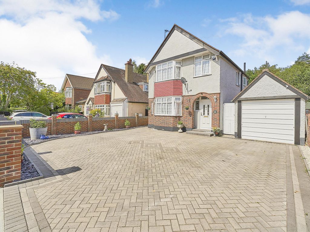 3 bed detached house for sale in Pinewood Avenue, New Haw, Addlestone, Surrey KT15 Zoopla